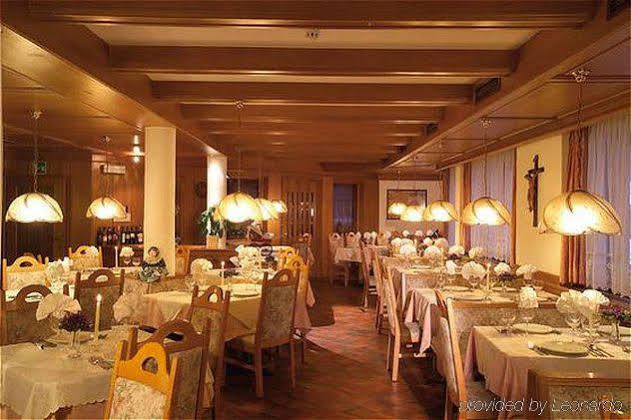 Hotel Auren San Giovanni di Fumes Restaurant foto